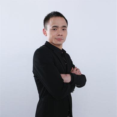 高級設(shè)計(jì)師：何光耀